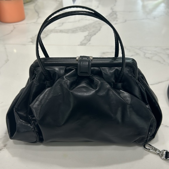 Zara Small Puffy‎ Purse. Size OS - Picture 3 of 10